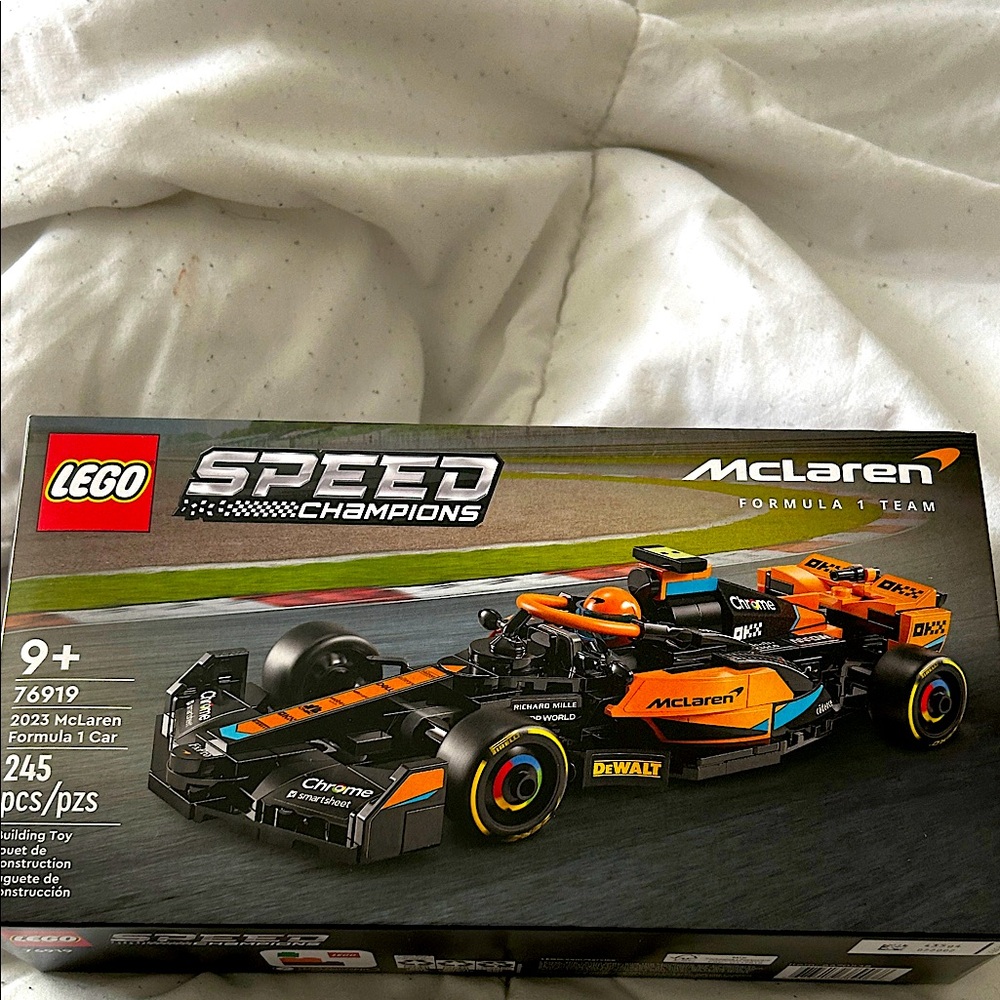 LEGO Speed Champions McLaren F1 in Orange and Black